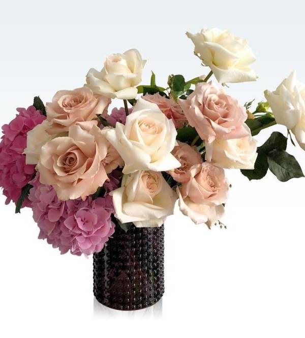 prettiest of pretty’s vase arrangement